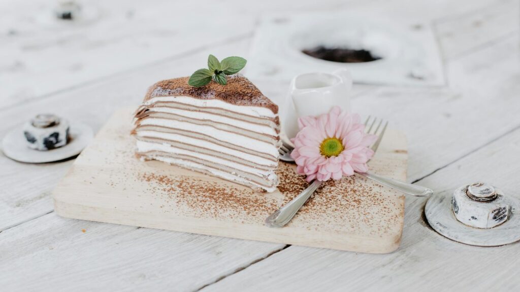 A Step-by-Step Guide to Decorating a Nude Layer Cake