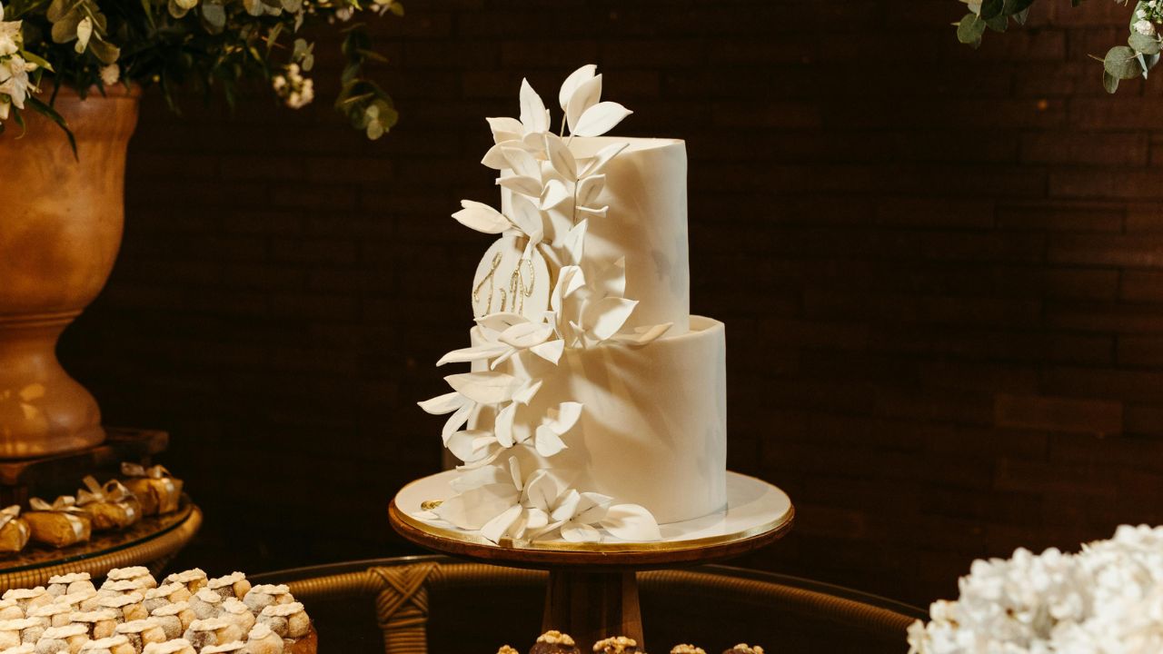 American Cake Nude A Guide to Simple, Elegant Baking